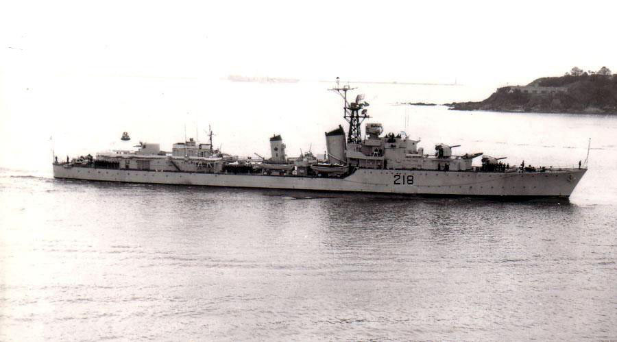 218_enter_harbour2.jpg