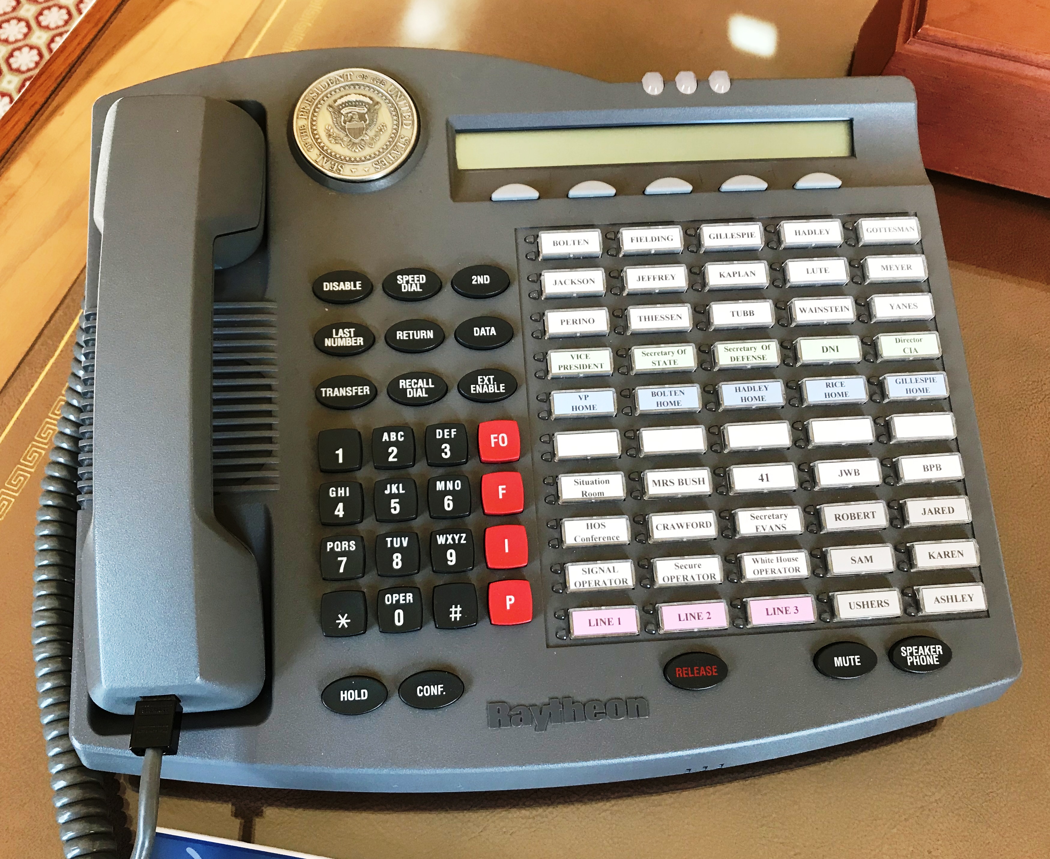 hotline_bush_gw_oval_office_phone.jpg
