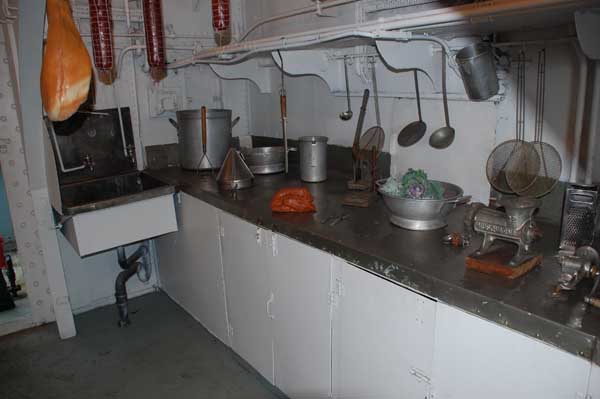 main_galley_fwd_port1_2009.jpg