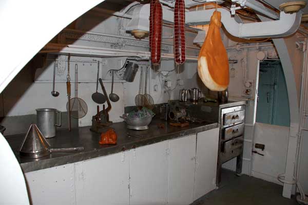 main_galley_fwd_stbd1_2009.jpg