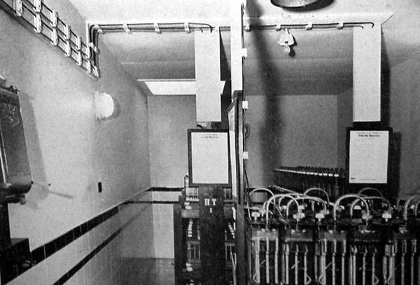 decca_trans_battery_bank.jpg