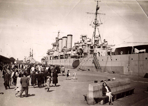 g89_hms_devonshire_copenhagen_1945.jpg