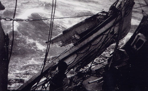 g89_smashed_lboat.jpg