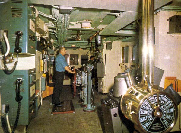 cn86_cgcw_wheelhouse.jpg