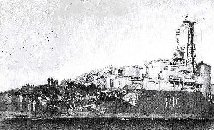micmac/r10_1947_collision_damage_01.jpg