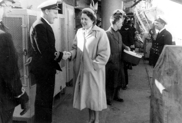 213_saunders_greeting_grace_1953.jpg