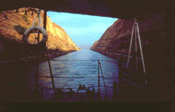 224_corinth_canal2.jpg