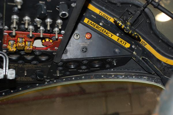 tracker_copilots_upper_controls.jpg