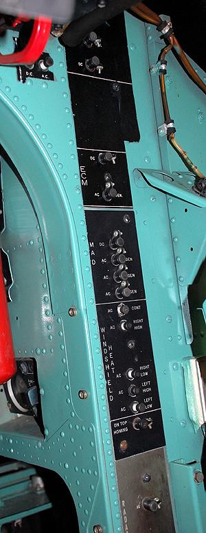 tracker_panel_top_pilot_aft.jpg