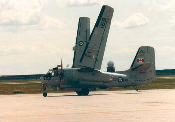 tracker_wing_folding_01.jpg