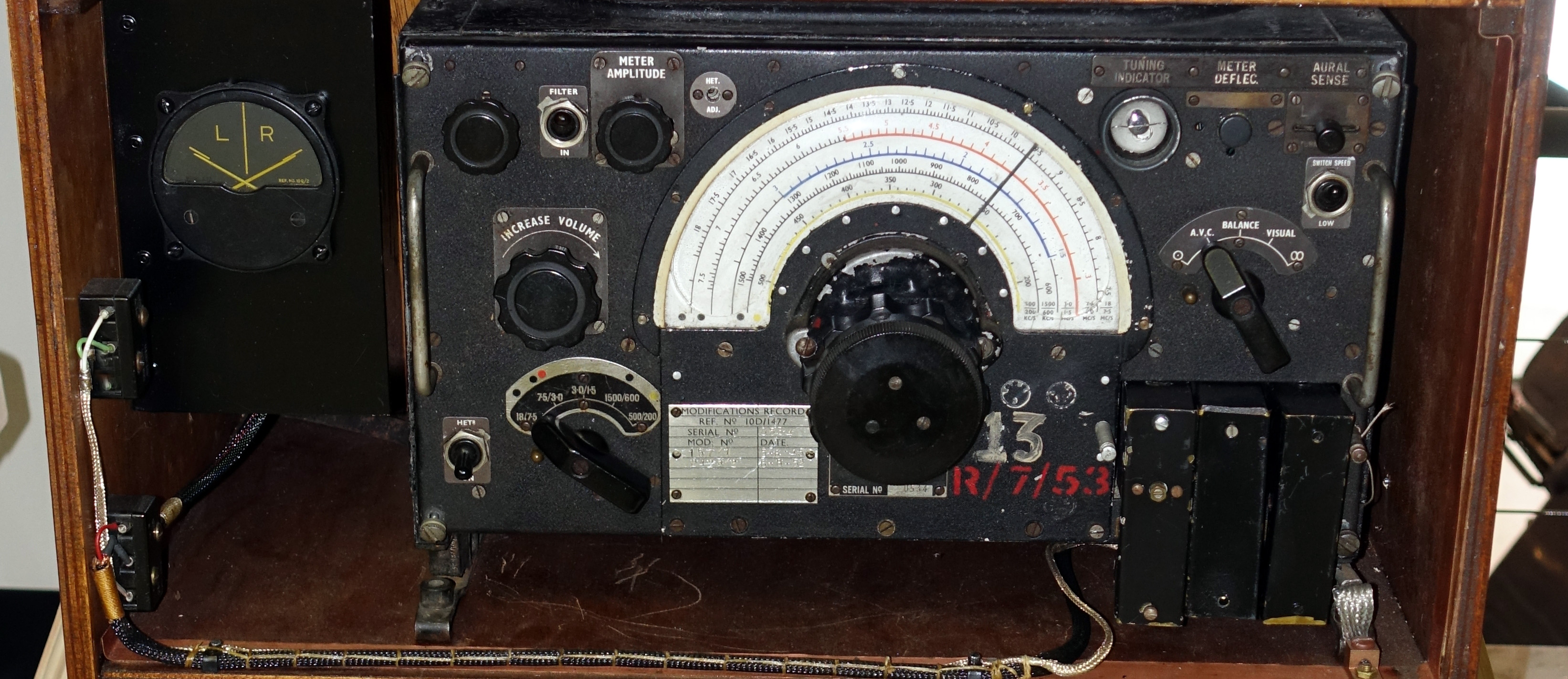 lanc_r1155_crossed_needle.jpg