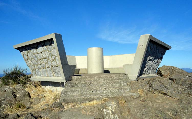 /mount_douglas_octagon2.jpg