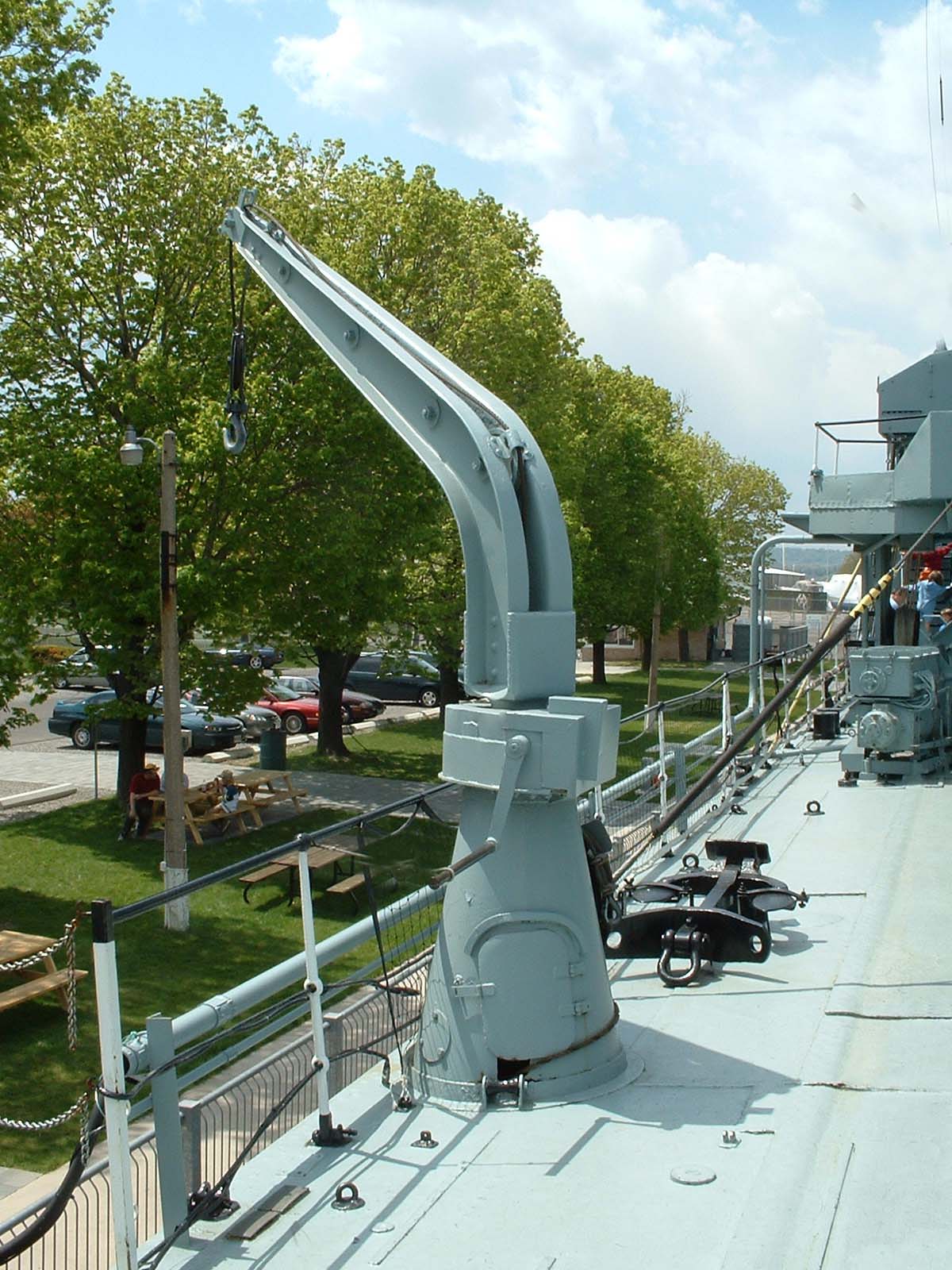 /torpedo_davit.jpg