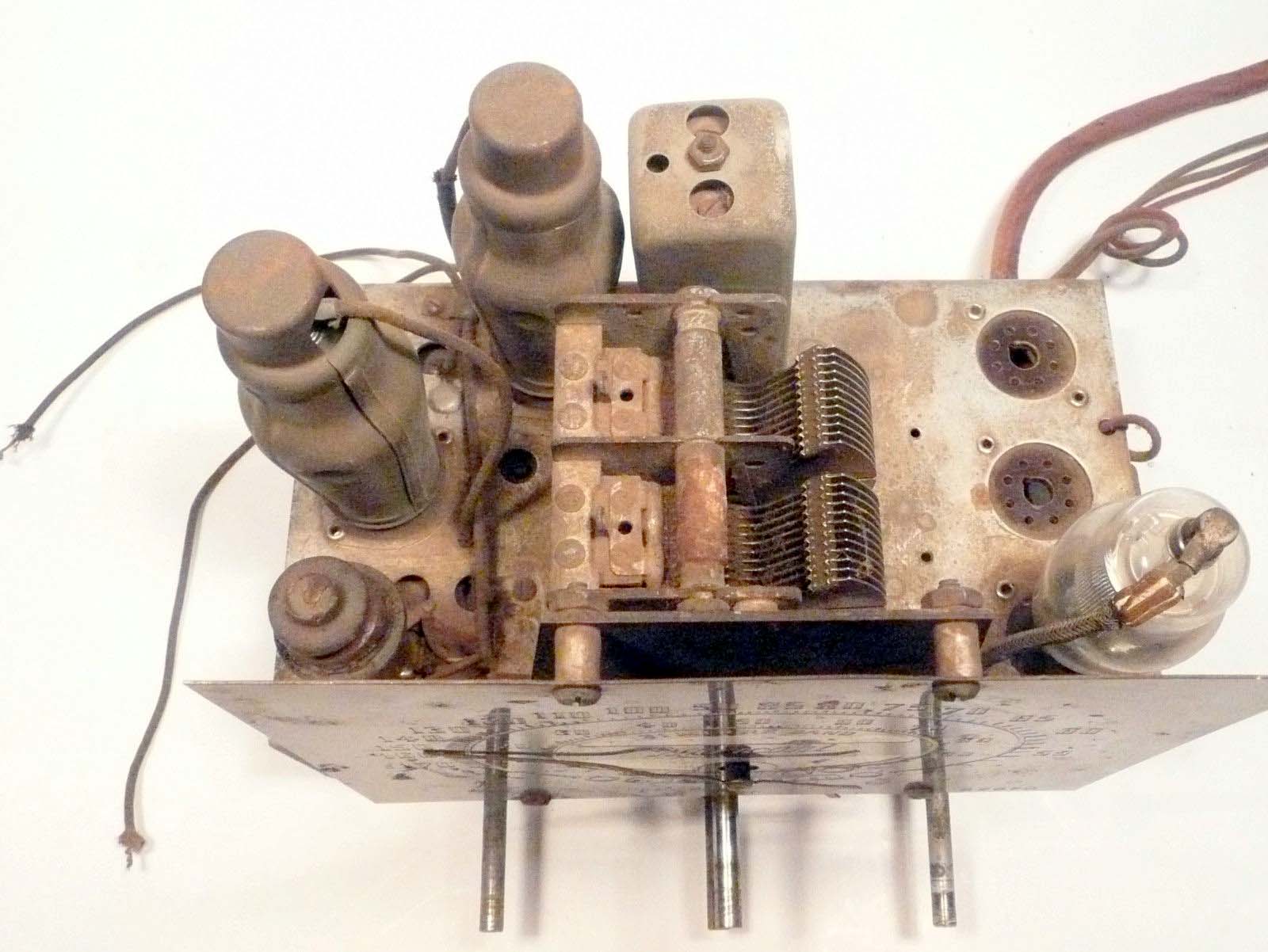 106_03_chassis.jpg