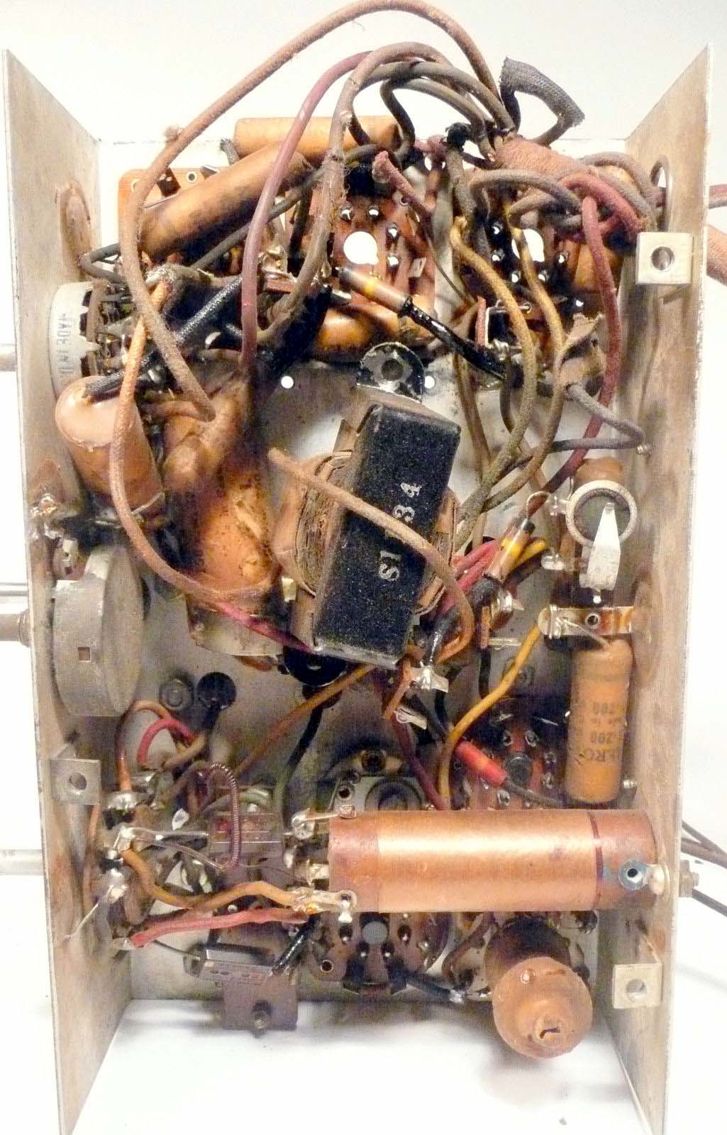 106_04_under_chassis.jpg